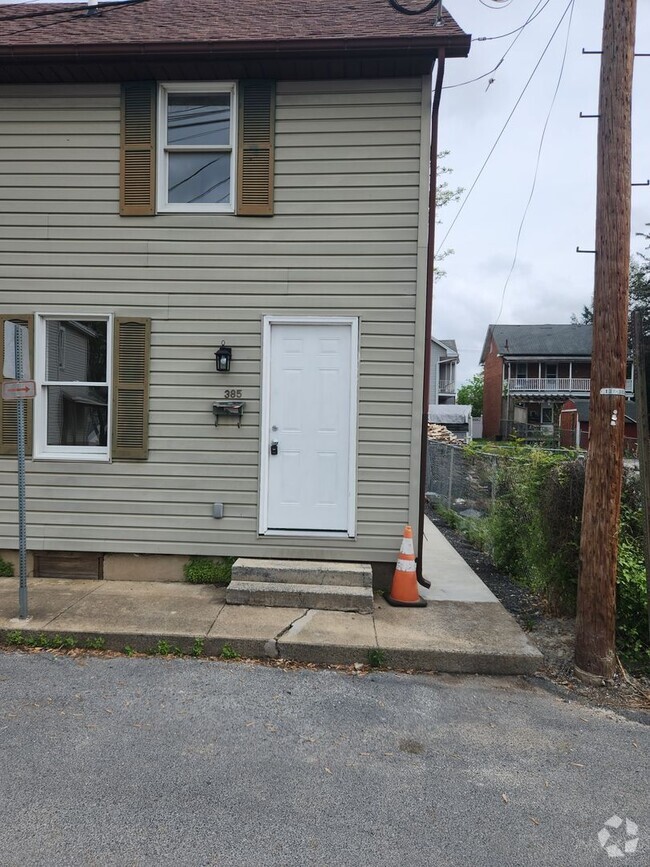 Building Photo - 383-385 Tolbert Avenue Unit 385 Tolbert Avenue Rental