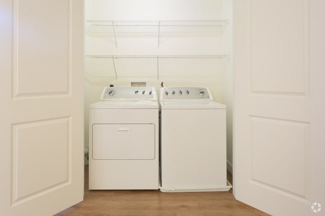 1BR, 1BA - 828