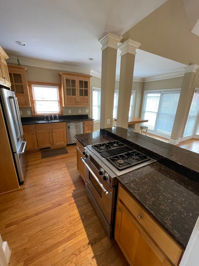 Kitchen - 1897 Timberwood Trce