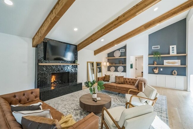 Photo - 2100 Apricot Glen Dr