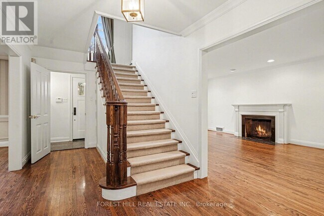 Photo - 289 Glengrove Ave W