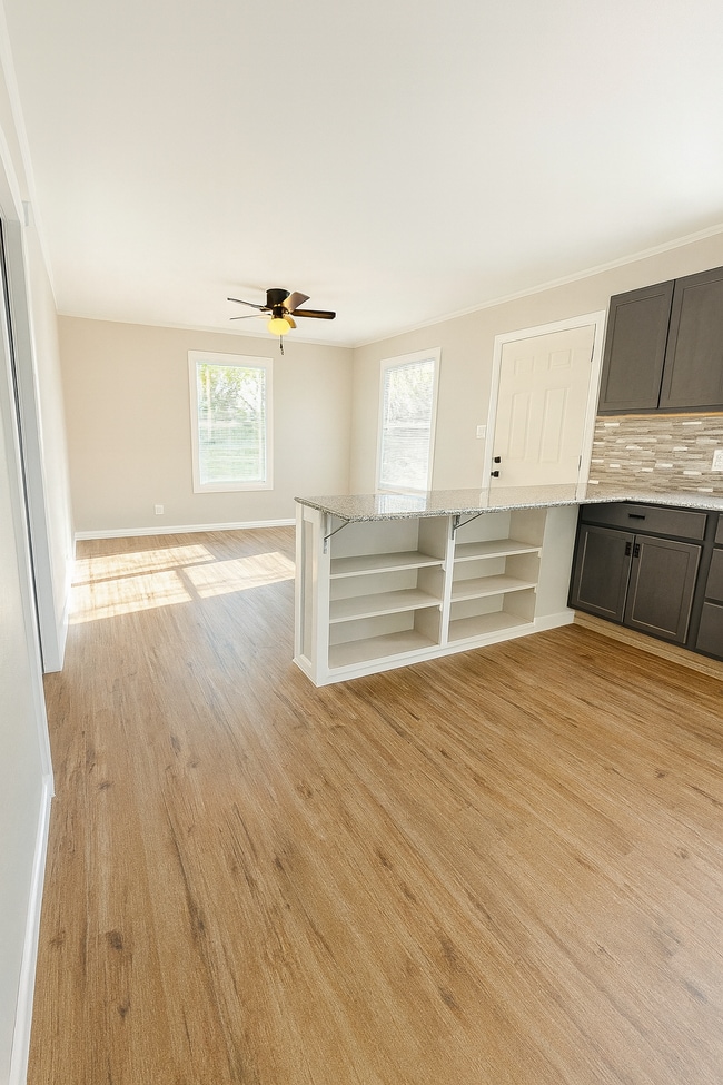 Photo - 513 W Duncan St