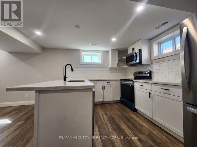 Photo - 366 Upper Ottawa St