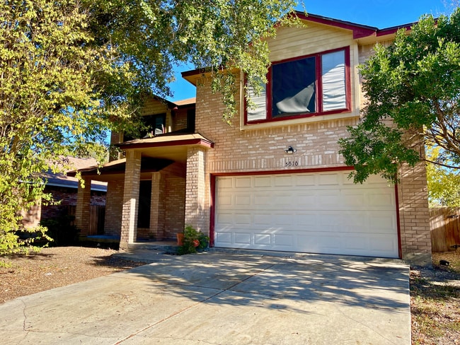 Building Photo - Move-In Special. ½ off the first full month's rent with a 12-month lease.