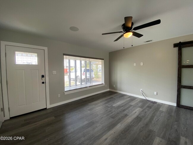 Photo - 1606 Clay Ave