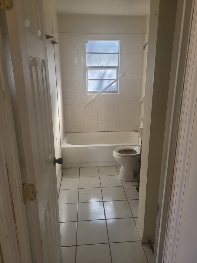 Photo - 11851 Illinois St