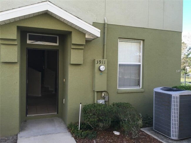 Building Photo - 3/2.5 Spacious Townhouse w/ 2 Car Garage in St. Cloud
