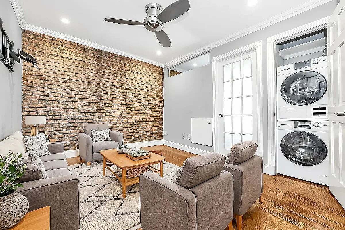 Photo - 230 E 32nd St Unidad 1C