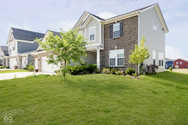 Photo - 11916 Redpoll Trl