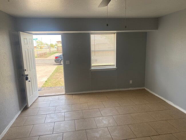 Photo - 1339 Aster St