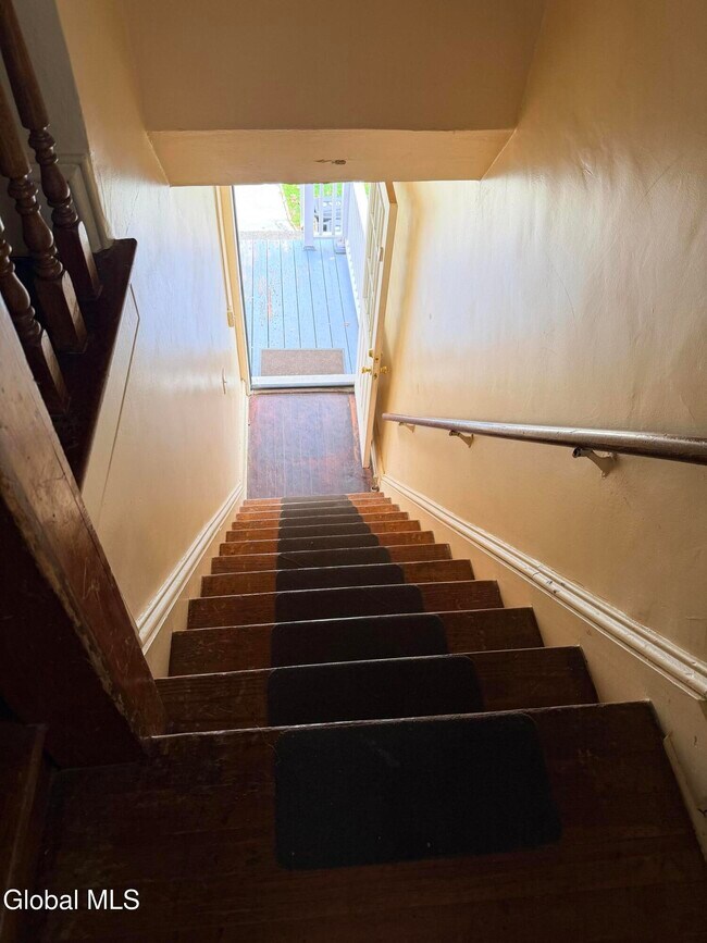 Photo - 90 Woodlawn Ave Unidad 2