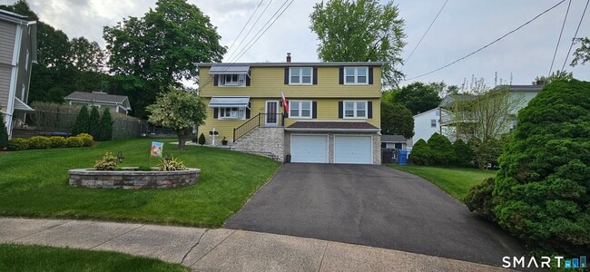 14 Cadwell Ct Unit 2 floor
