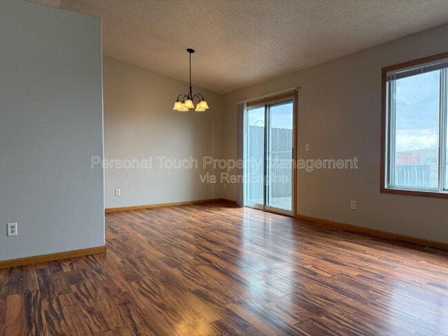 Photo - 1143 39th Ave S