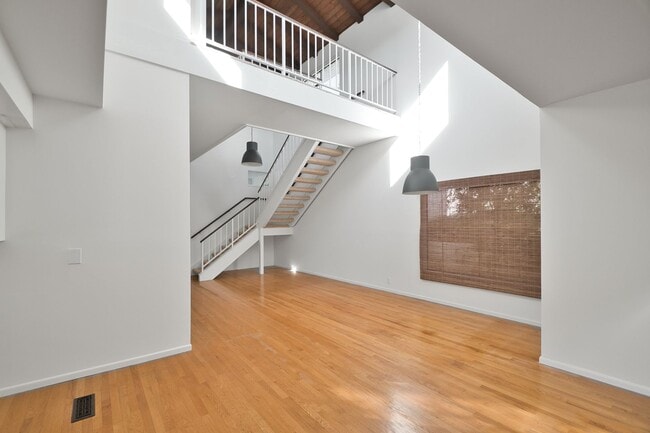 Photo - 4 Bedroom Home on Cul de Sac in Hermosa Beach