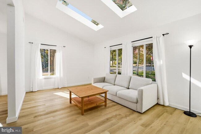 Photo - 1527 Hiddenbrook Dr