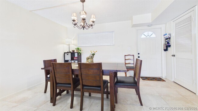 381 S Hollybrook Dr Unit 106