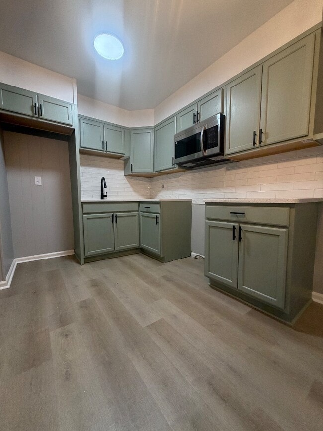 Photo - 1711 Birchwood Dr SE