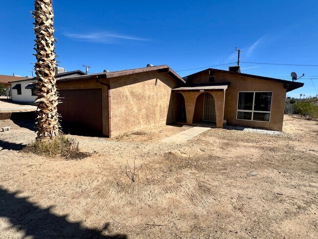 6001 Mariposa Ave