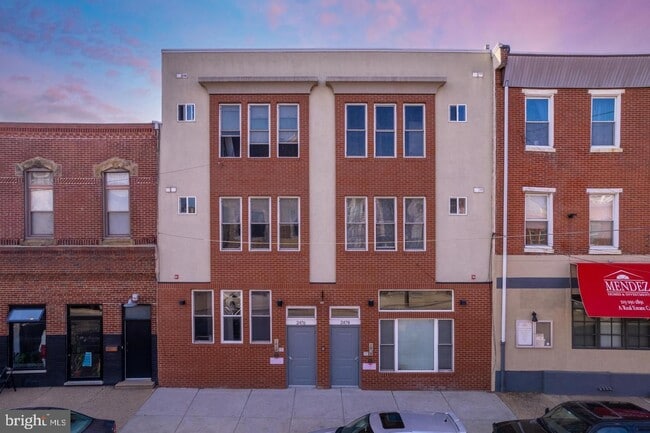 Building Photo - 2478 Frankford Ave Unit 3