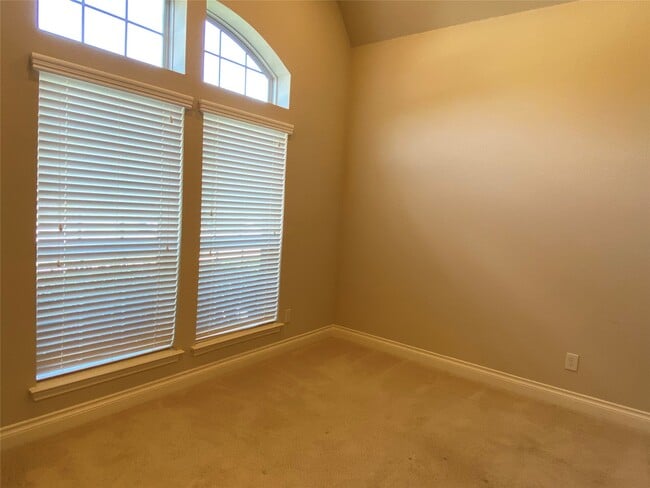 Photo - 5922 Solara Ledge Ln