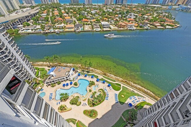 Photo - 19101 NE 36th Pl Unidad 2509