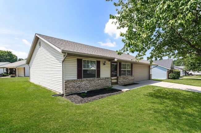 Photo - Check out this 3 bed 1.5 bath single family home in Springfield!