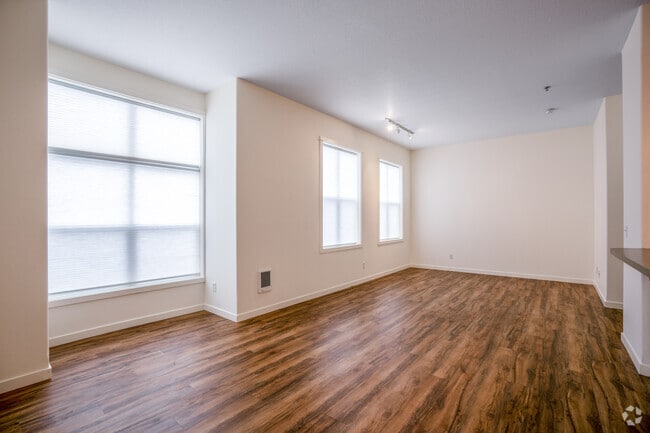 #7 Studio, 1BA, - 591sf - Livingroom