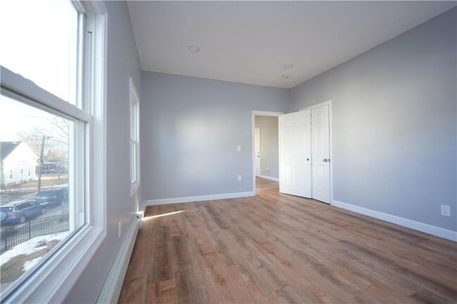 Photo - 74 Hawes St Unit 2