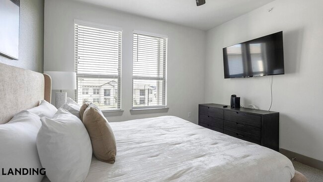 Photo - 12500 Shadowglen Trce Unidad 4306