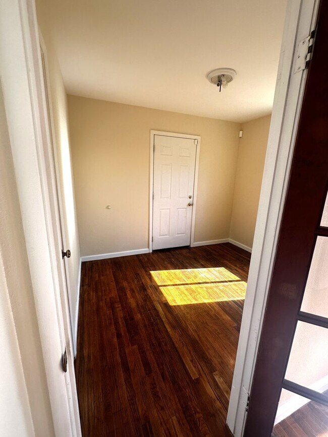 Photo - Charming 2/1 with bonus room on HWY 32- Av...