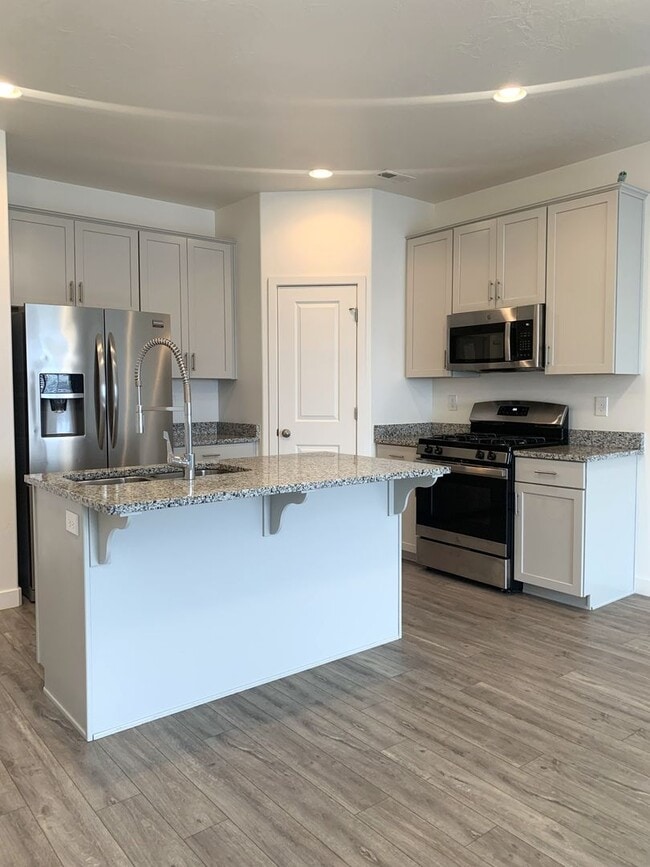 Photo - Deposit Moves You In This January! 3 Bed, 2.5 Bath Townhome in West Haven