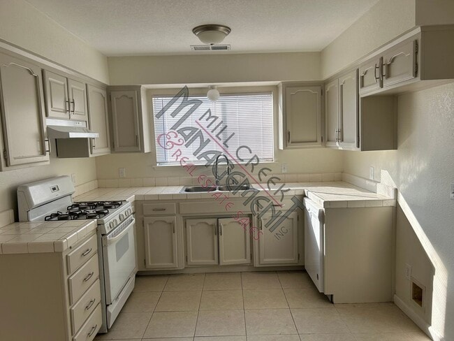 Photo - Home in Tulare