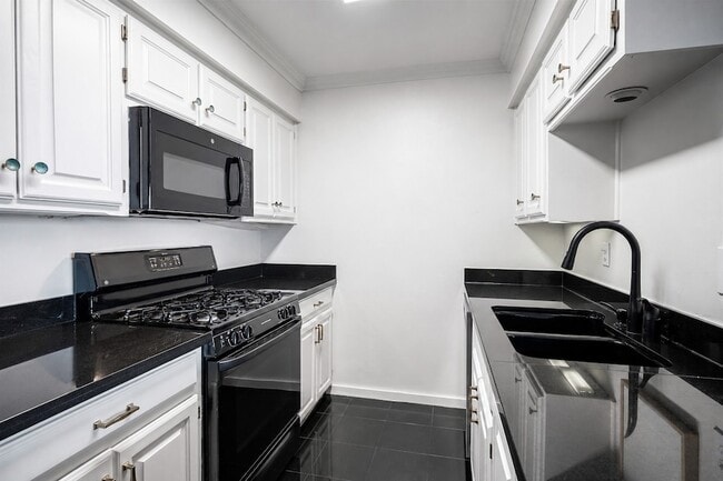 3883 Turtle Creek Blvd Unit 1203