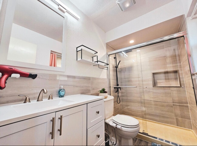 Photo - 1609 San Antonio Ln