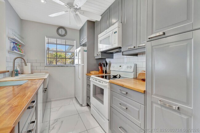 1182 S Drive Cir