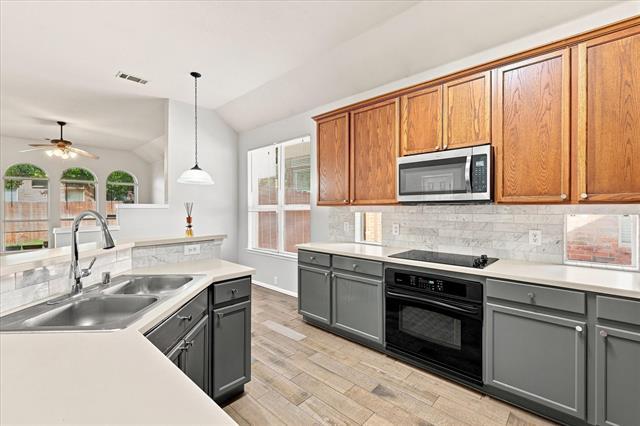 Photo - 2812 Thorncreek Ln