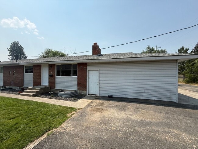 Building Photo - 323 E Wabash Ave Unit 325