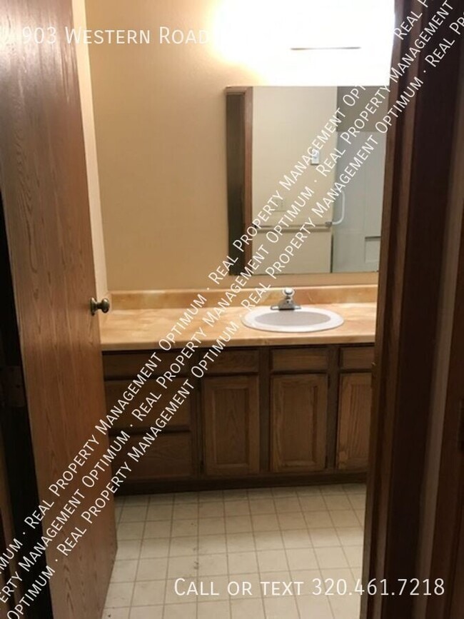 Photo - 903 Western Rd Unidad APT#7