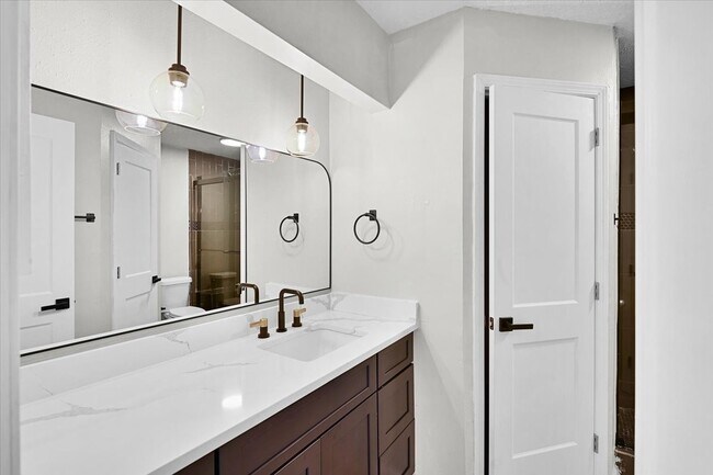 2601 Village Cir Dr