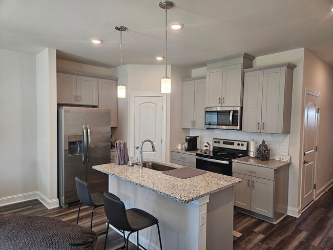 Building Photo - 1552 Olympic Ln