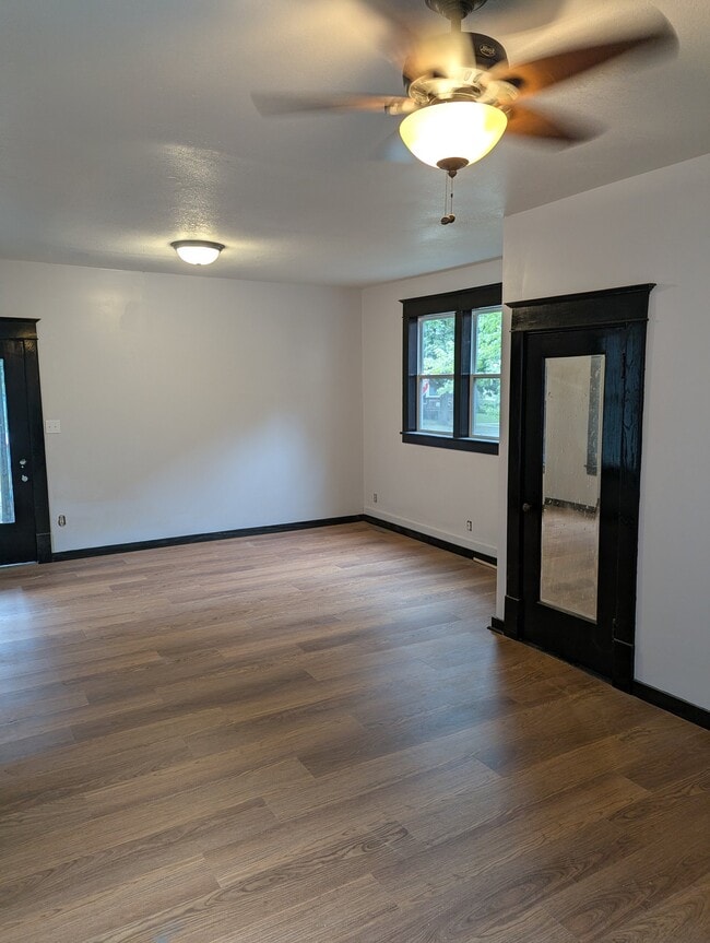 217 1st St W