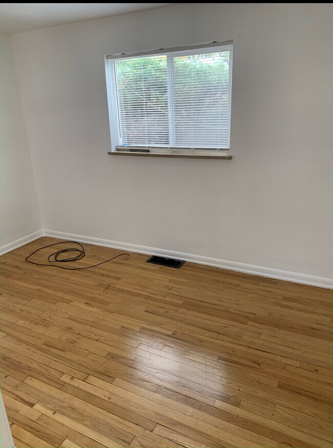 Photo - 165 E Oxford Ave