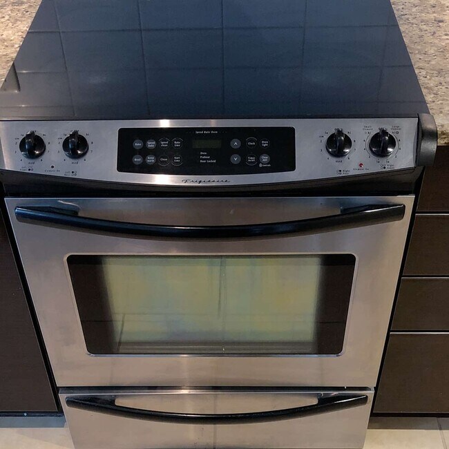 Photo - 555 Delestre Ave