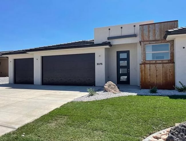 Building Photo - 3076 E Lavatera Dr