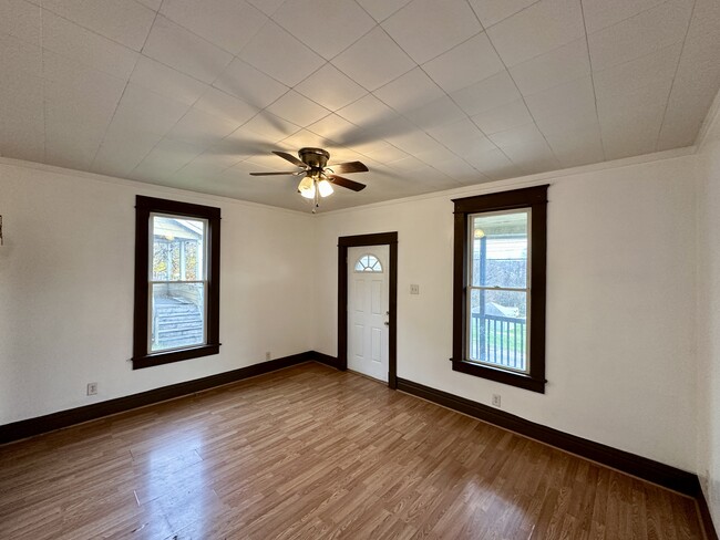 Photo - 154 Elmwood St