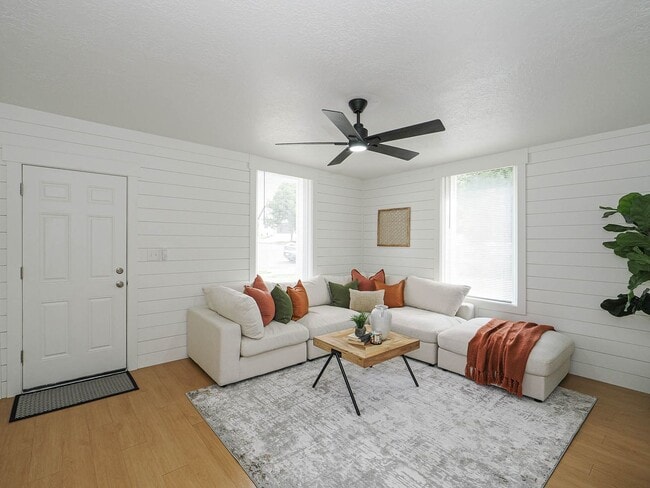 Photo - NEWLY REMODELED HISTORIC HOME IN DOWNTOWN ...