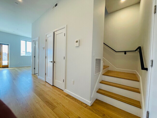 Photo - 385 Pleasant St
