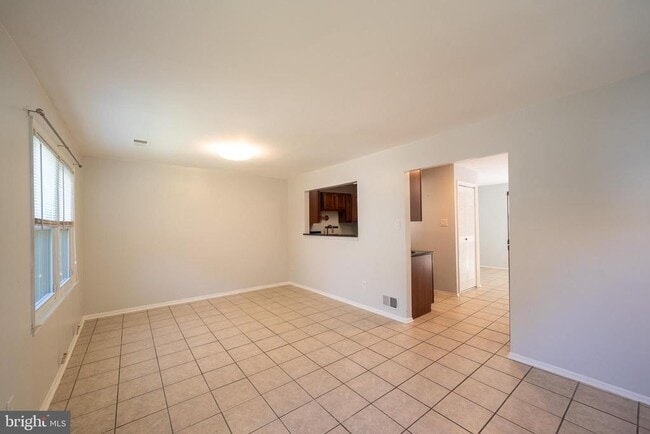 Photo - 9572 Inverary Ct