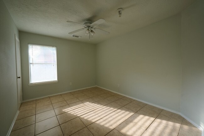 Photo - 5838 N Magazine Cir