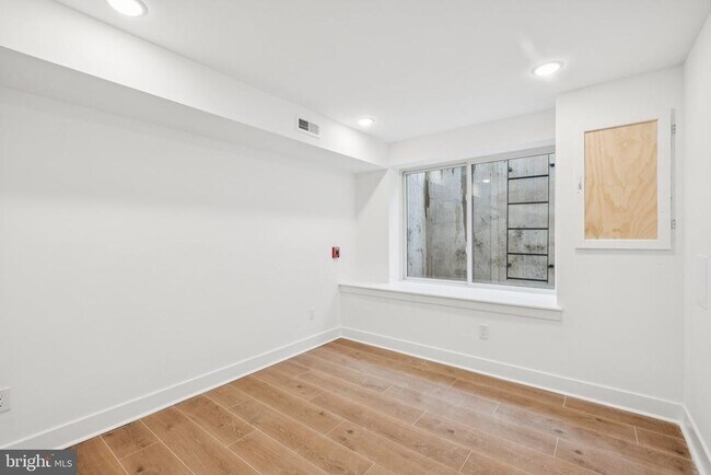 Photo - 5034 Florence Ave Unit 1